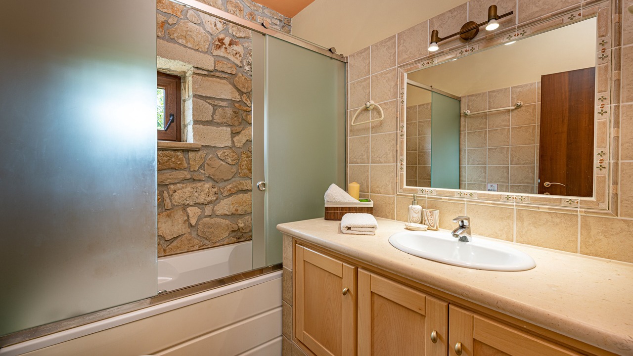 Photo of Bathroom in Limni Keri