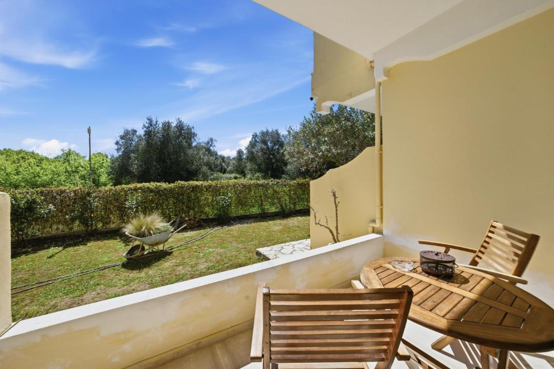 Photo of Patio Balcony in Melikia