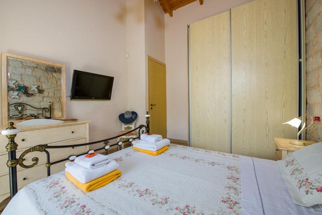 Photo of Bedroom in Kato Stalos