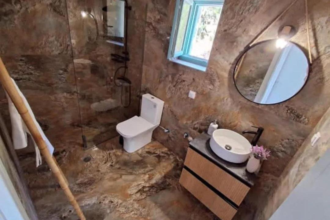Photo of Bathroom in Omales