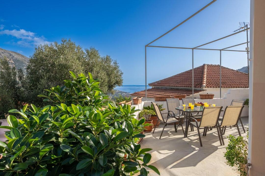Photo of Patio Balcony in Makriotika