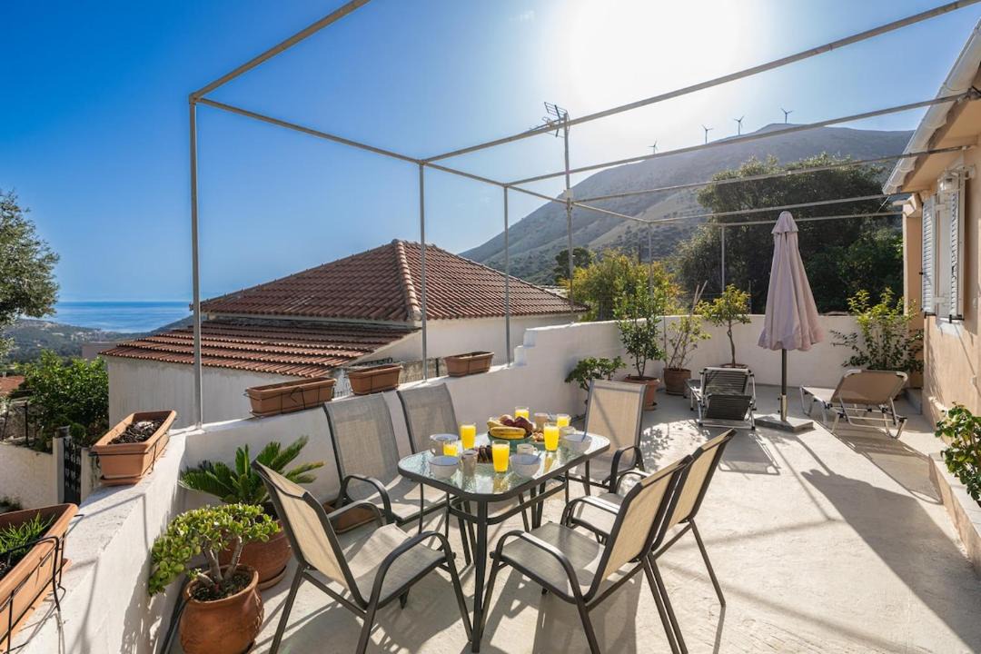 Photo of Patio Balcony in Makriotika