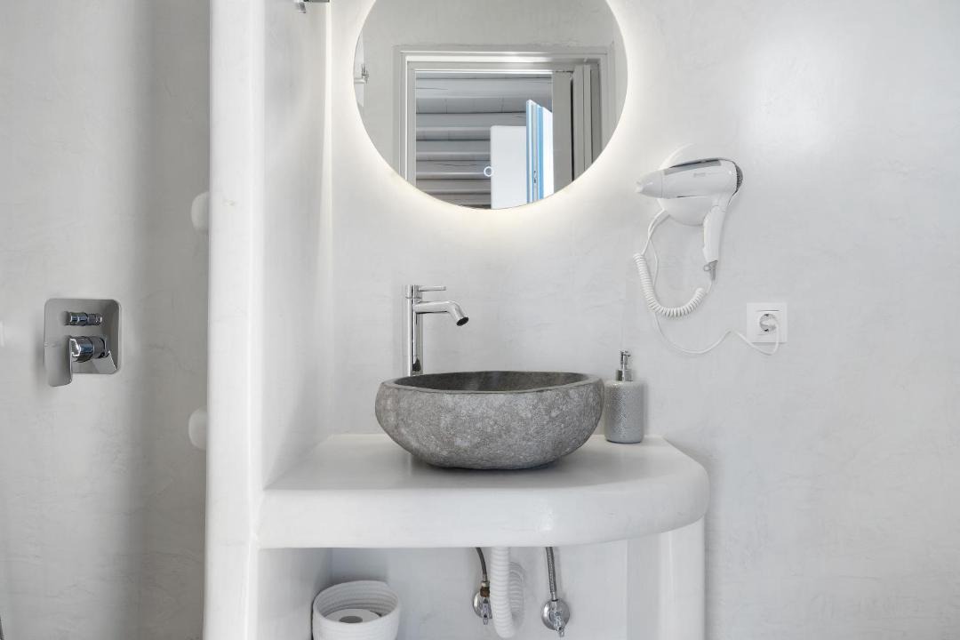 Photo of Bathroom in Katapola