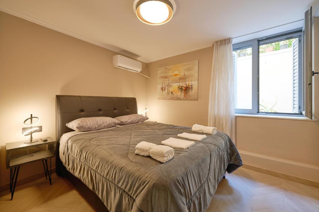 Photo of Bedroom in Platia Viktorias