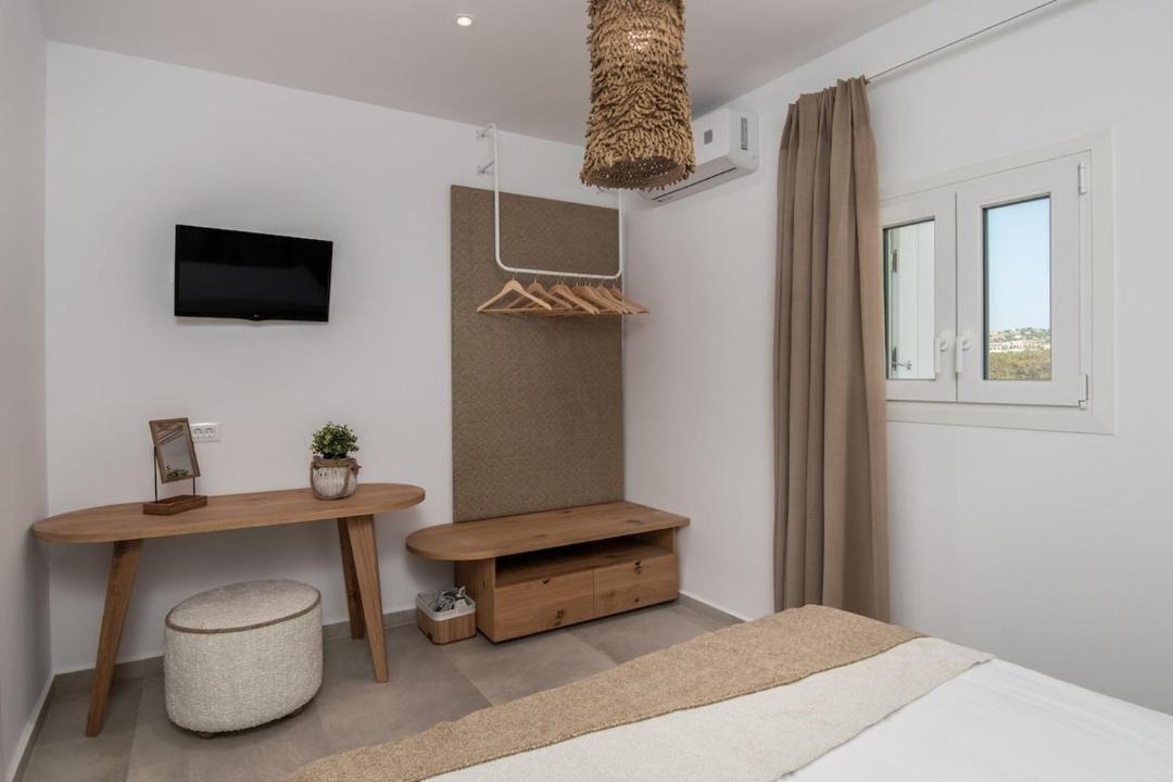 Photo of Bedroom in Adamas