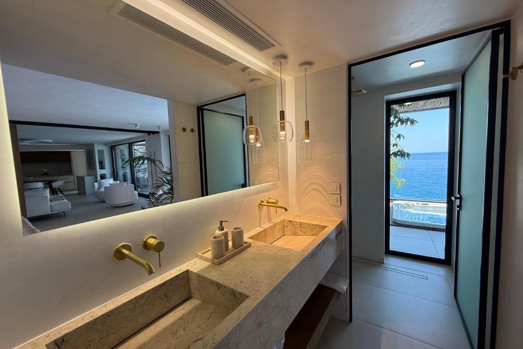 Photo of Bathroom in Achlia