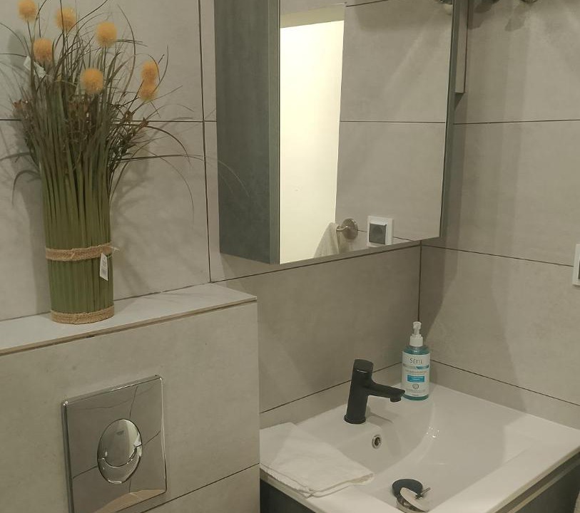 Photo of Bathroom in Eleftheroupolis