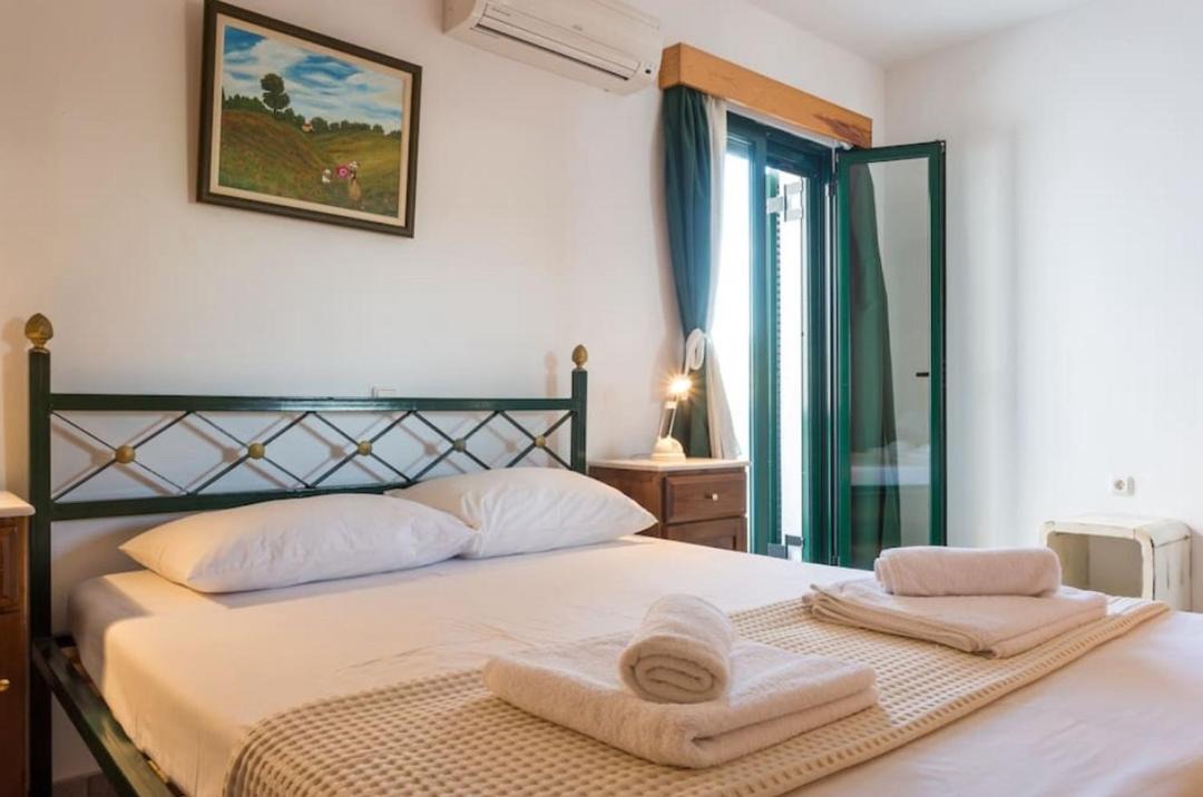 Photo of Bedroom in Votsi