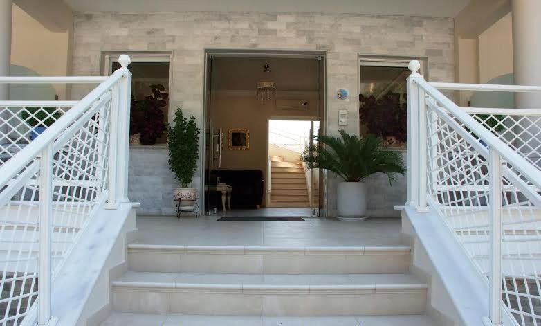Photo of Patio Balcony in Golden Beach