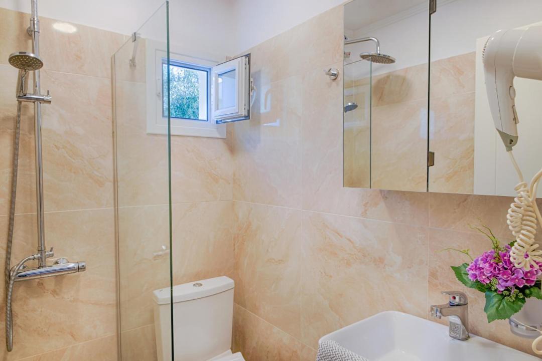 Photo of Bathroom in Lakones