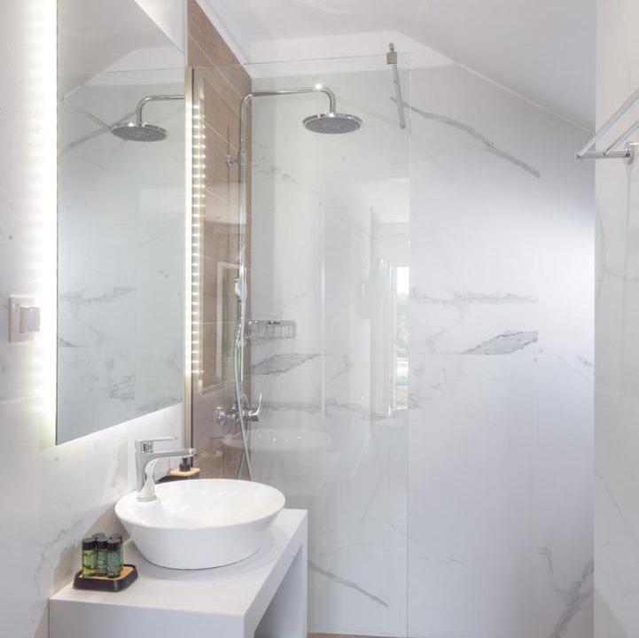 Photo of Bathroom in Ipsos