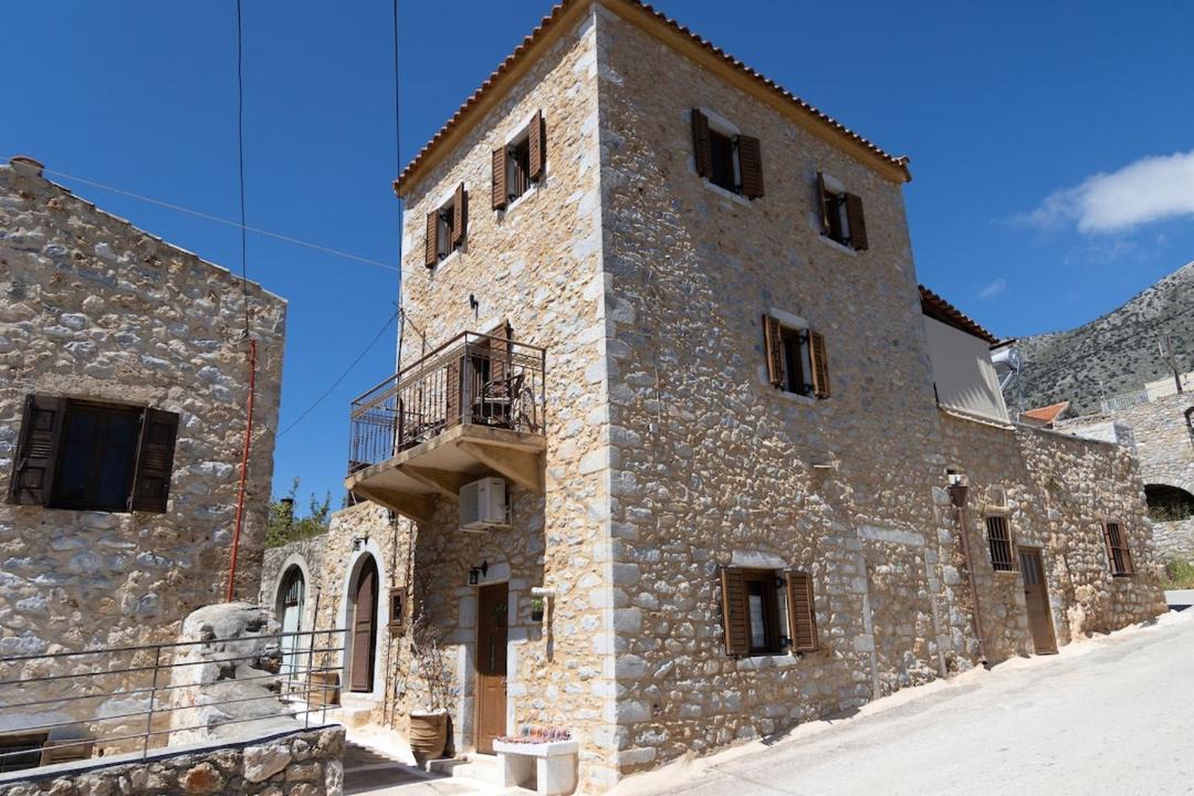 Photo of Buildings in Oitylo