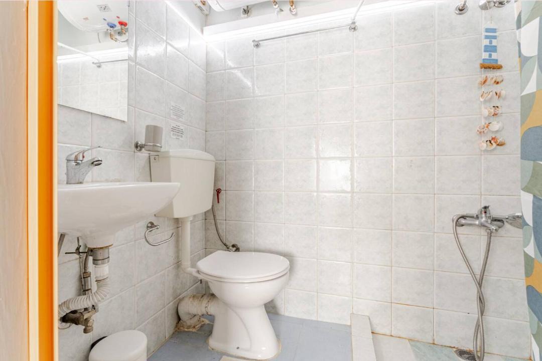 Photo of Bathroom in Aigaleo