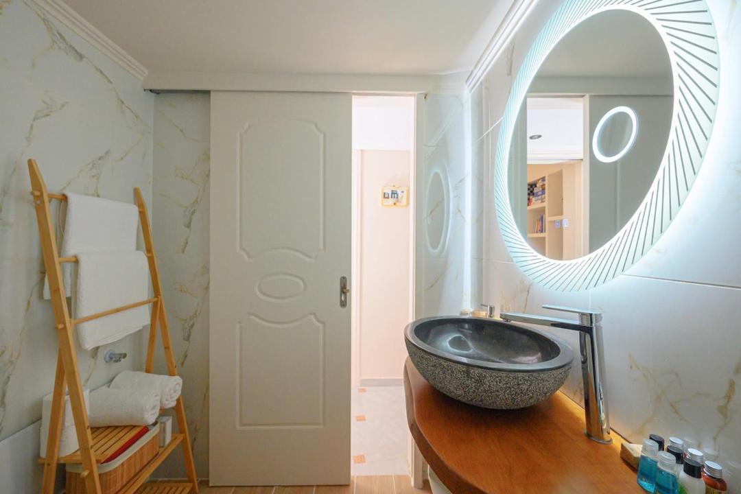 Photo of Bathroom in Vothon
