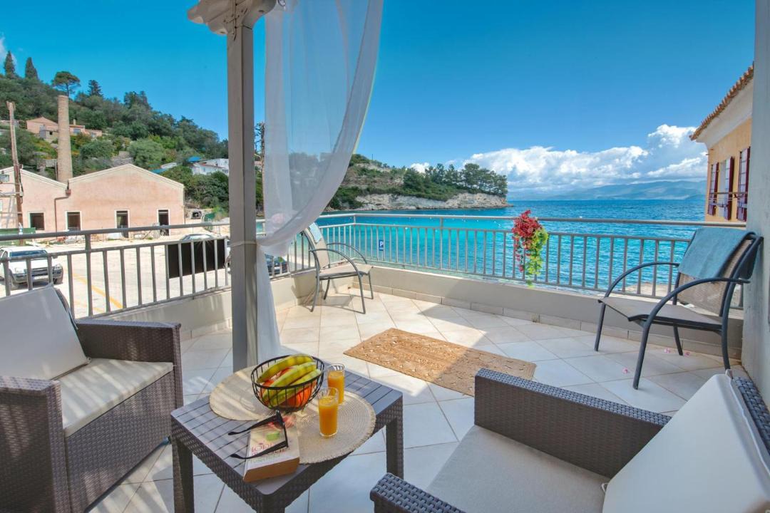 Photo of Patio Balcony in Longos