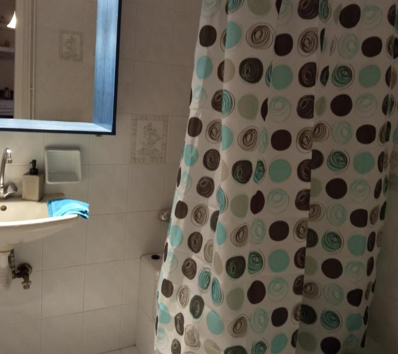 Photo of Bathroom in Menites