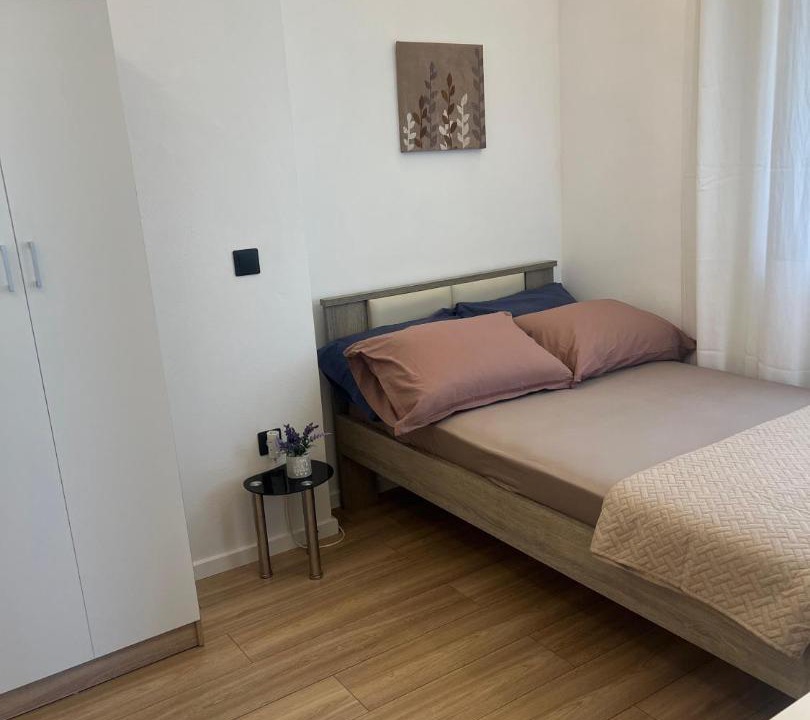 Photo of Bedroom in Ipsos