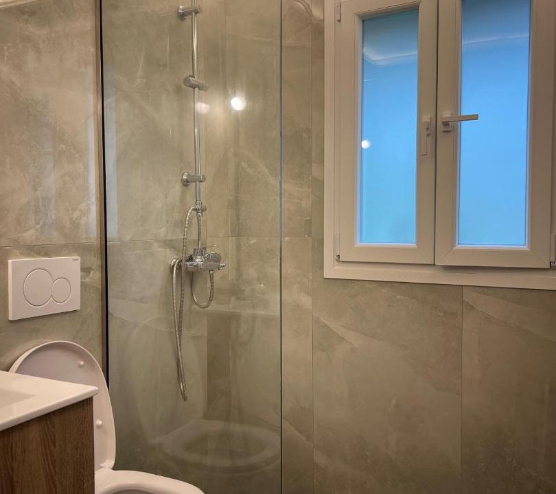 Photo of Bathroom in Ipsos