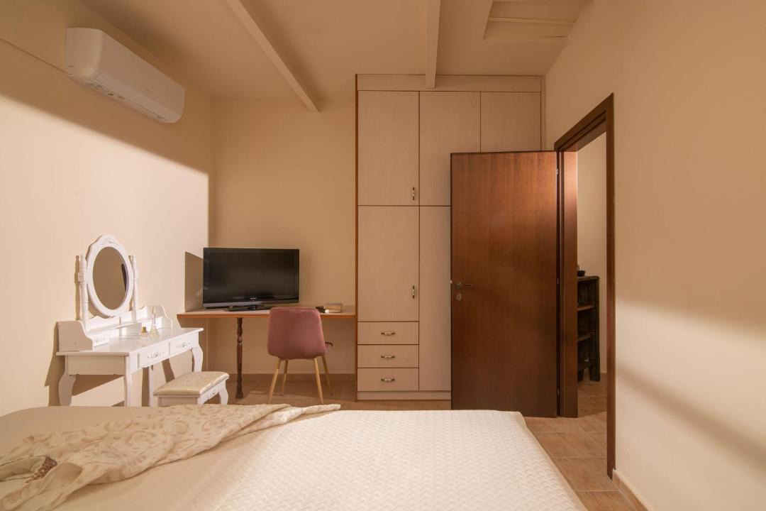 Photo of Bedroom in Minoa Pediada