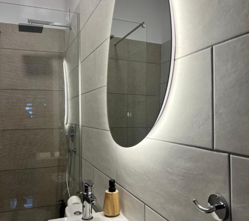 Photo of Bathroom in Drama