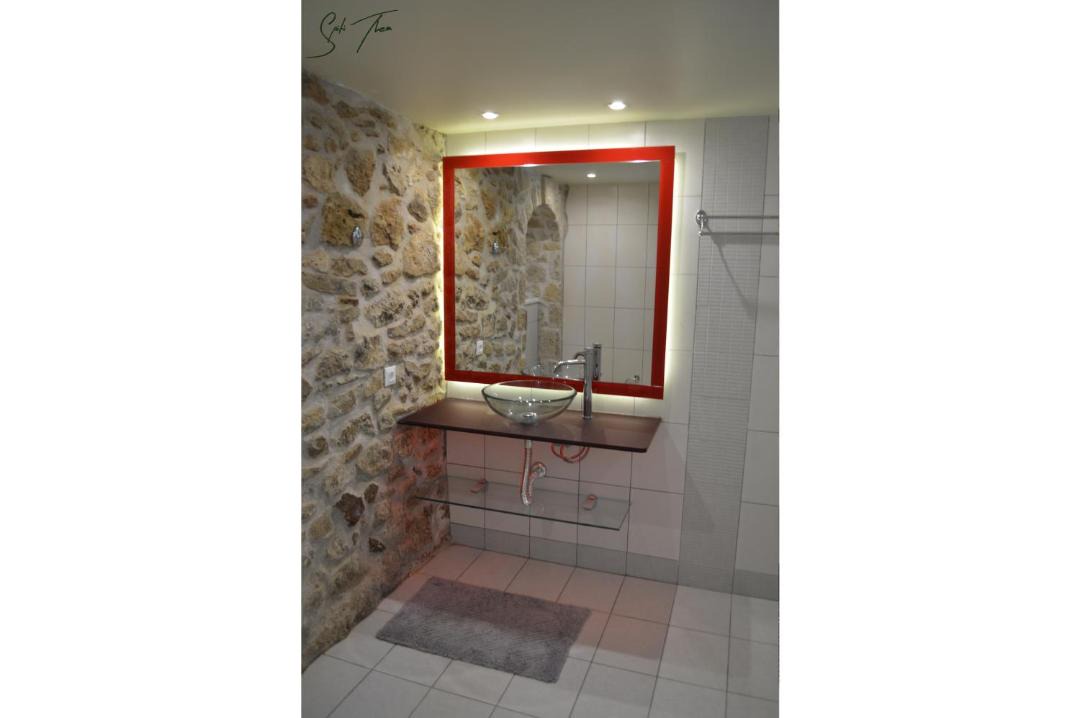 Photo of Bathroom in Aleimmatades