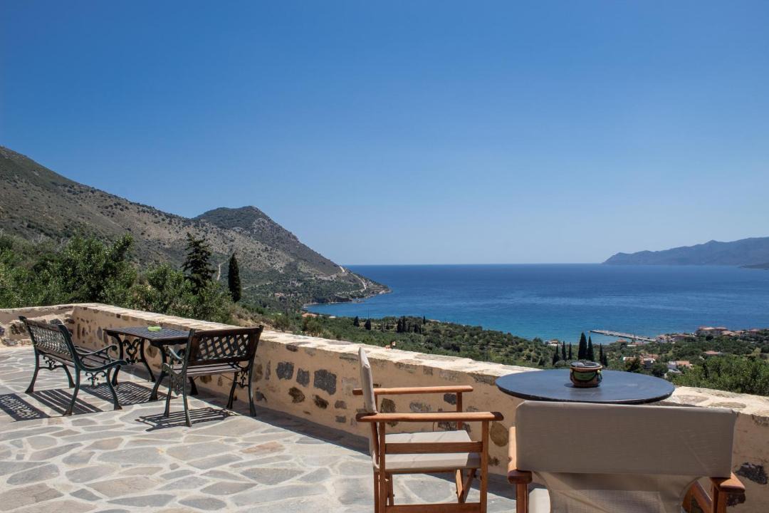 Photo of Patio Balcony in East Mani