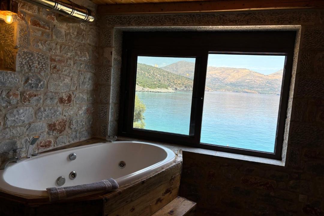 Photo of Bathroom in East Mani