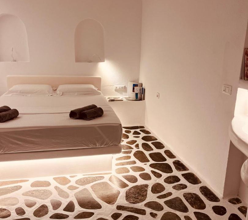 Photo of Bedroom in Folegandros Town