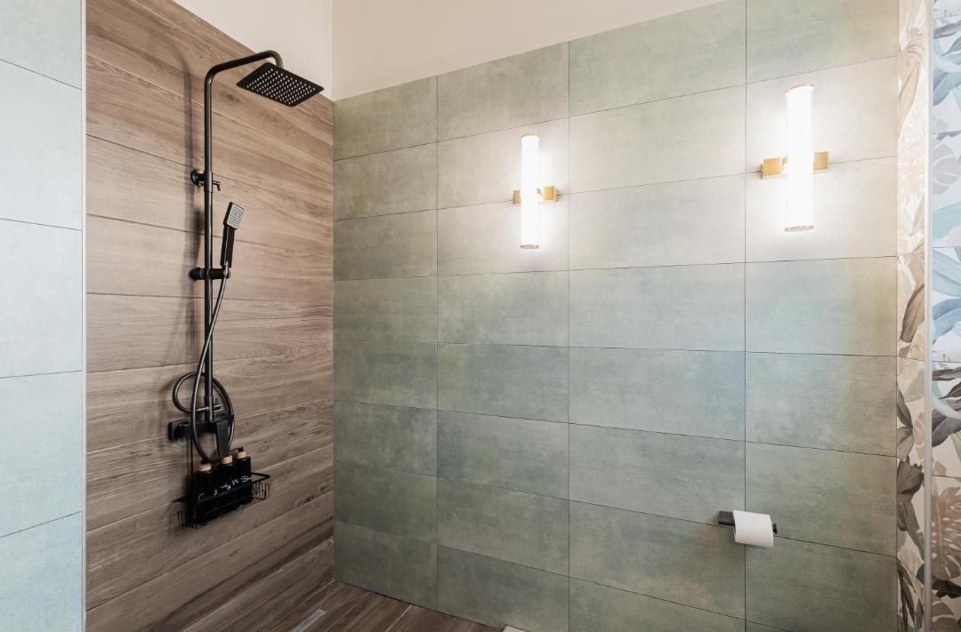 Photo of Bathroom in Katakolo