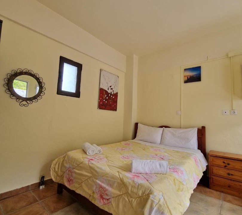 Photo of Bedroom in Armenoi