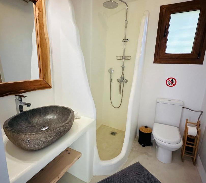 Photo of Bathroom in Plintri