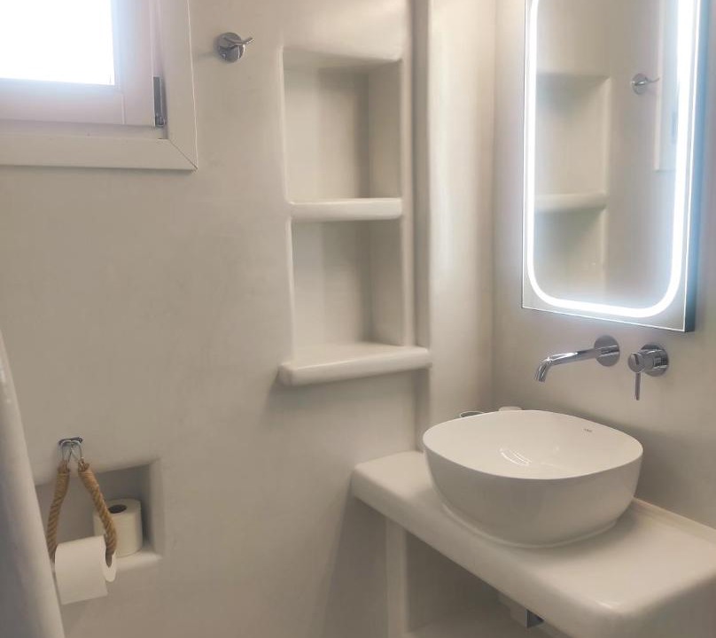 Photo of Bathroom in Katapola