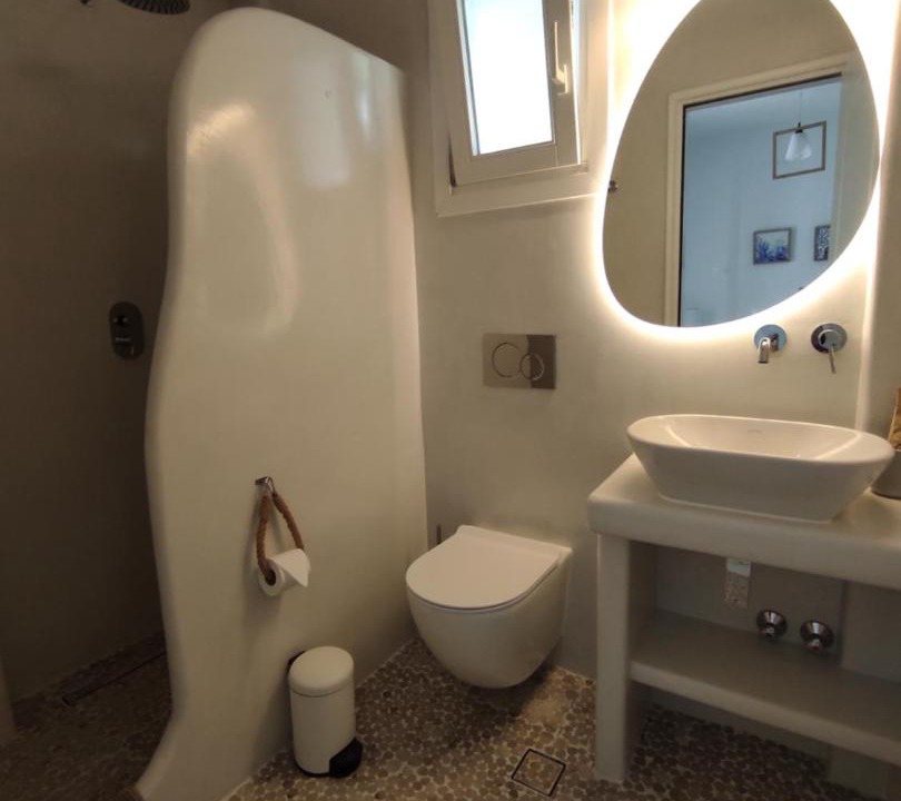 Photo of Bathroom in Katapola