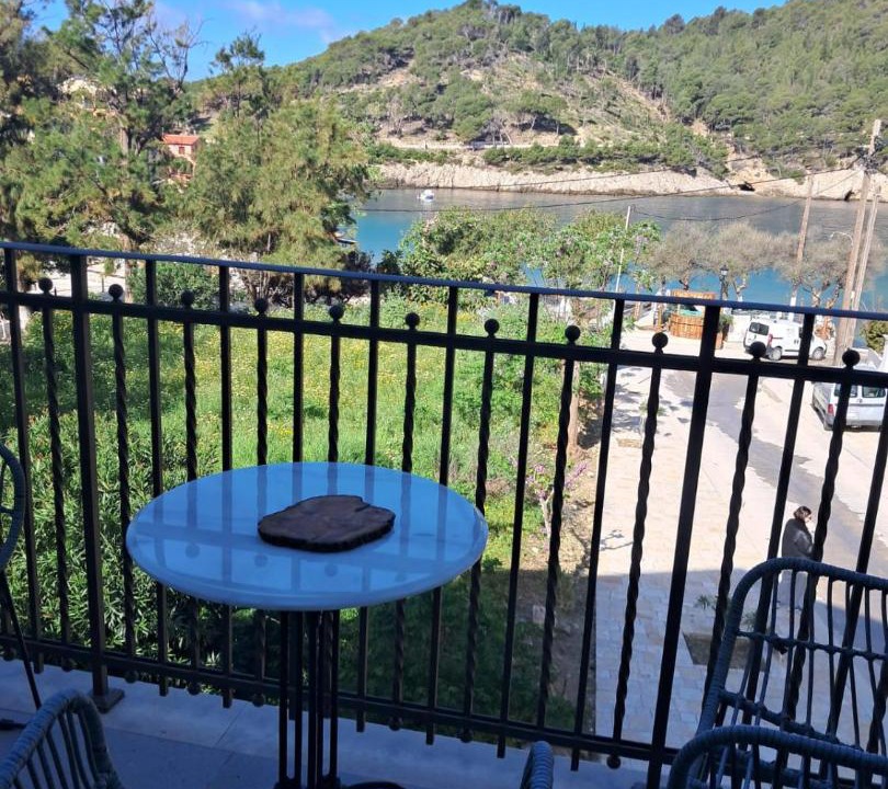 Photo of Patio Balcony in Frourion