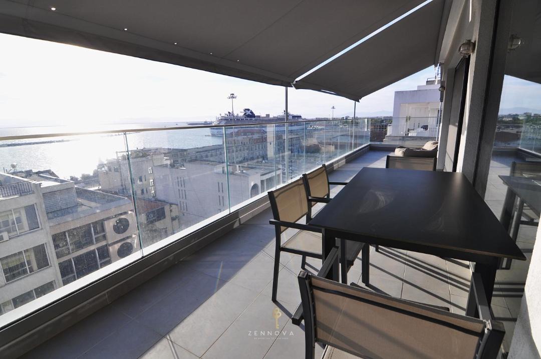 Photo of Patio Balcony in Ladadika