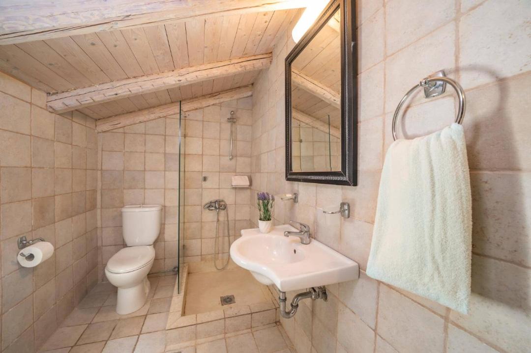 Photo of Bathroom in Kateleios