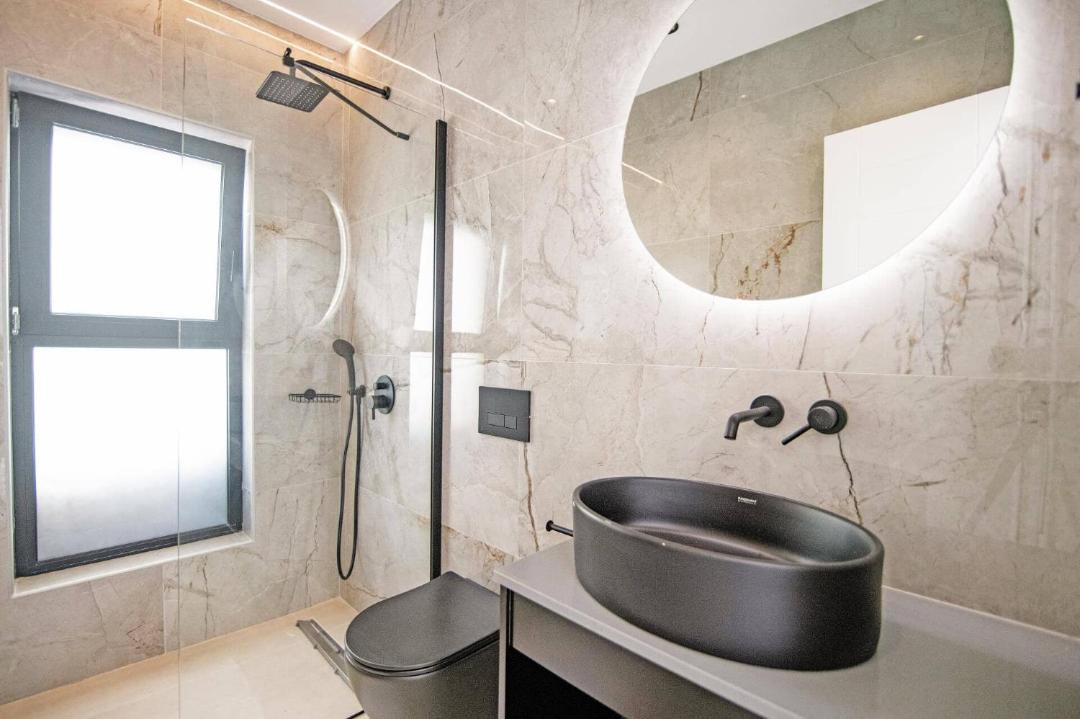 Photo of Bathroom in Petaleia