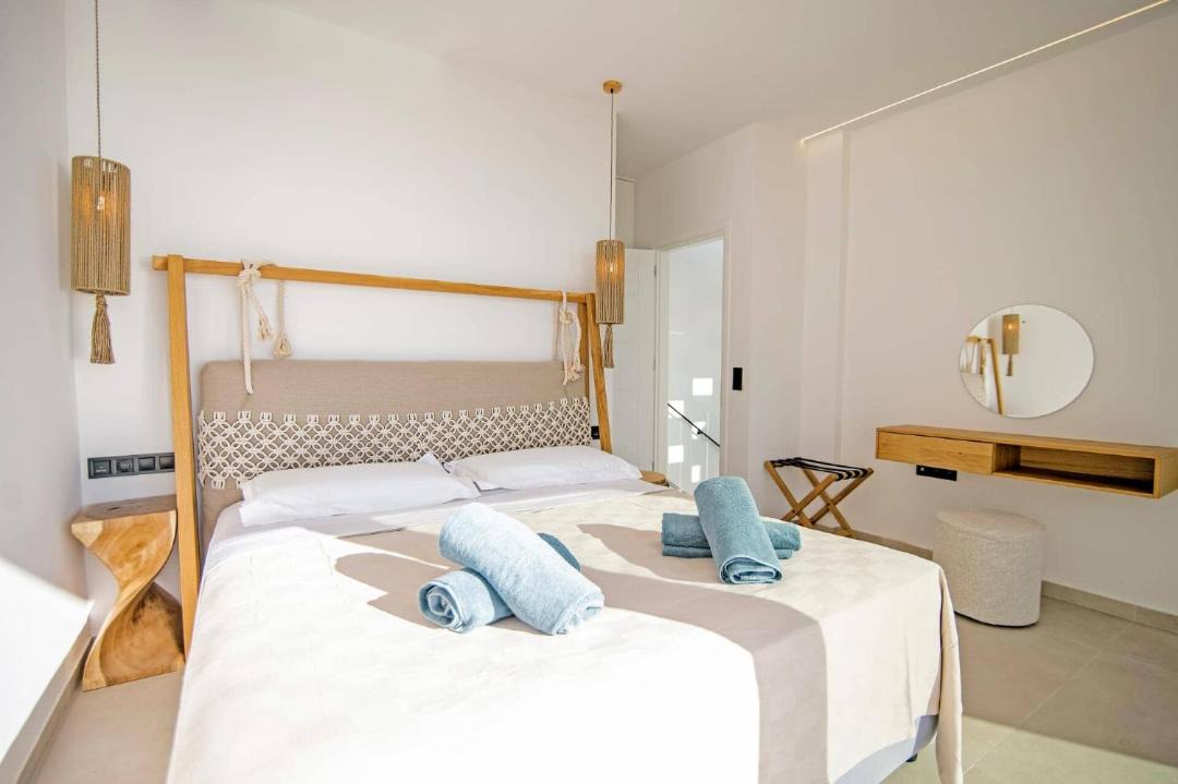 Photo of Bedroom in Petaleia