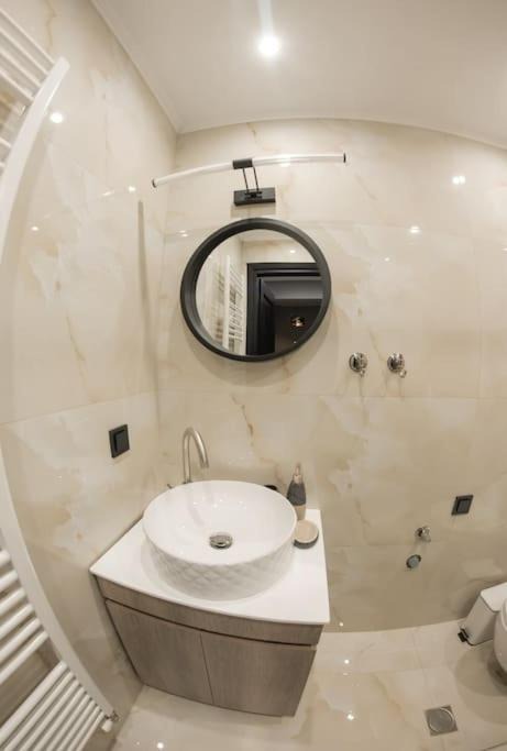 Photo of Bathroom in Drama