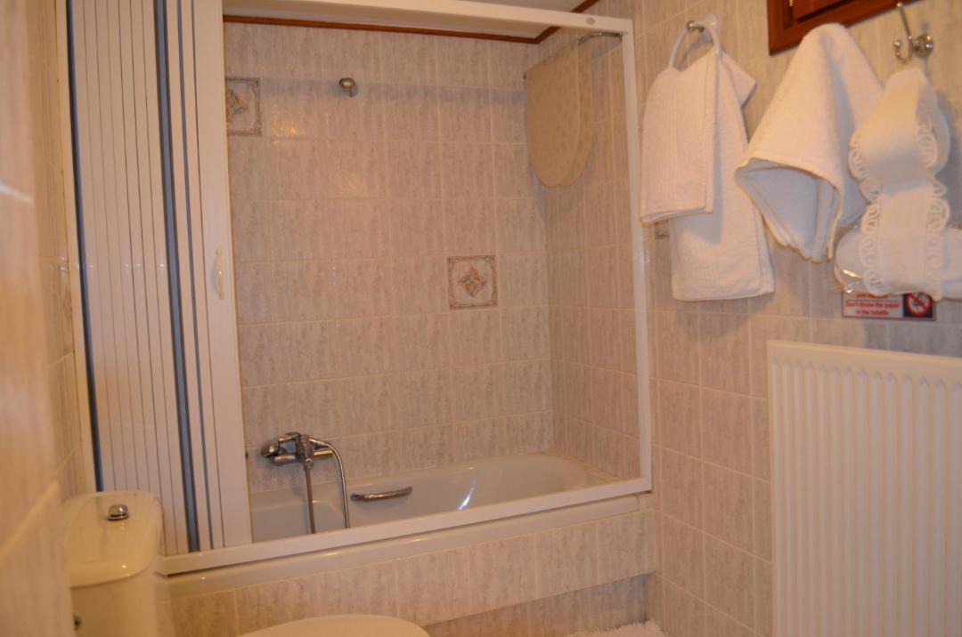 Photo of Bathroom in Portaria