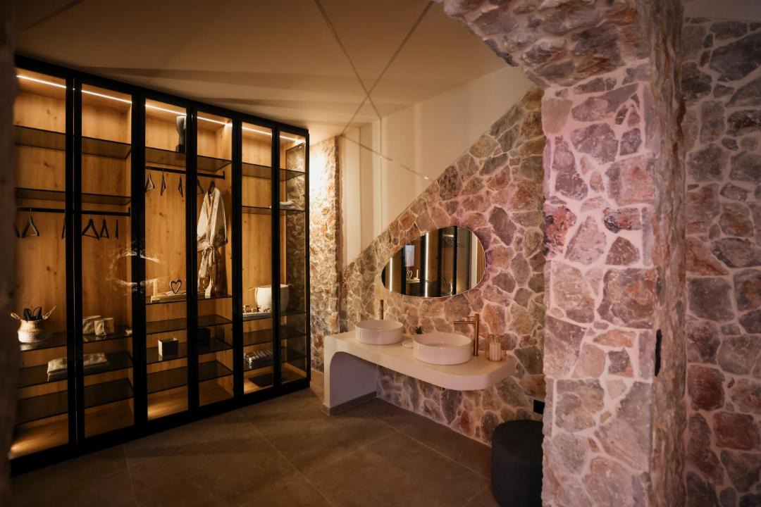 Photo of Bathroom in Petroupoli
