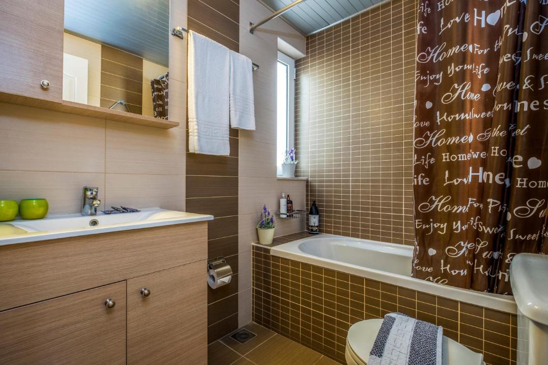 Photo of Bathroom in Makrys Tichos