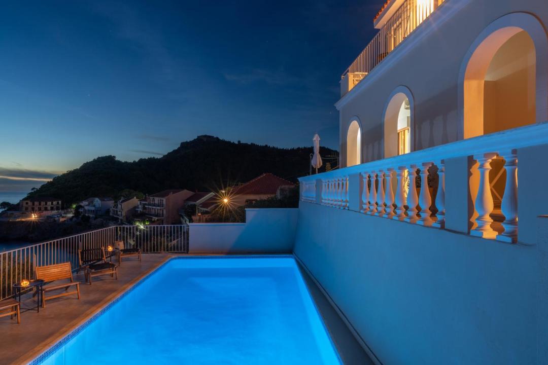 Photo of Patio Balcony in Frourion