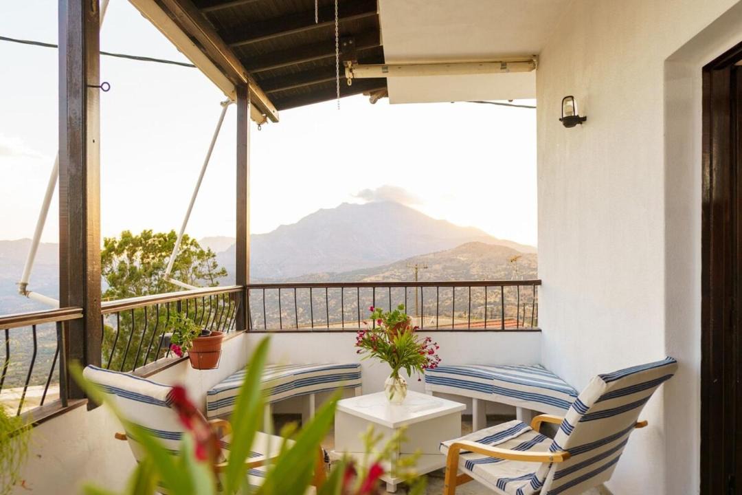 Photo of Patio Balcony in Kouroutai