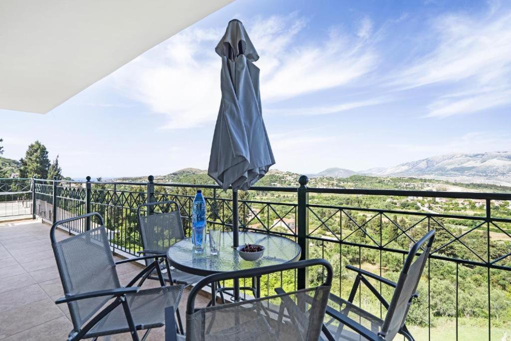 Photo of Patio Balcony in Parisata