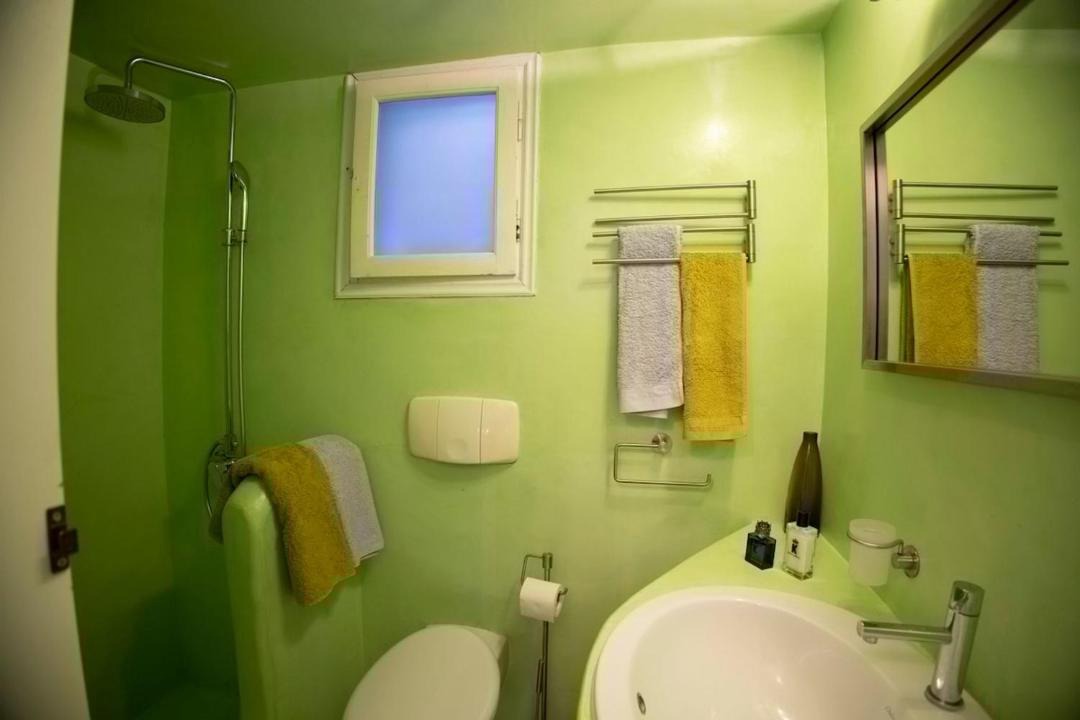 Photo of Bathroom in Glinado