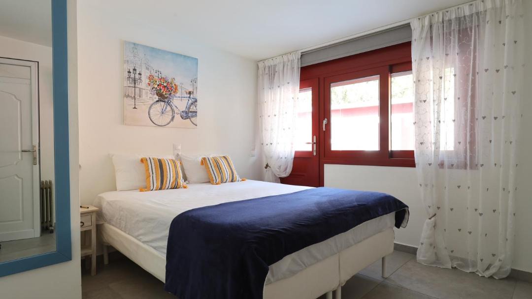 Photo of Bedroom in Kontos
