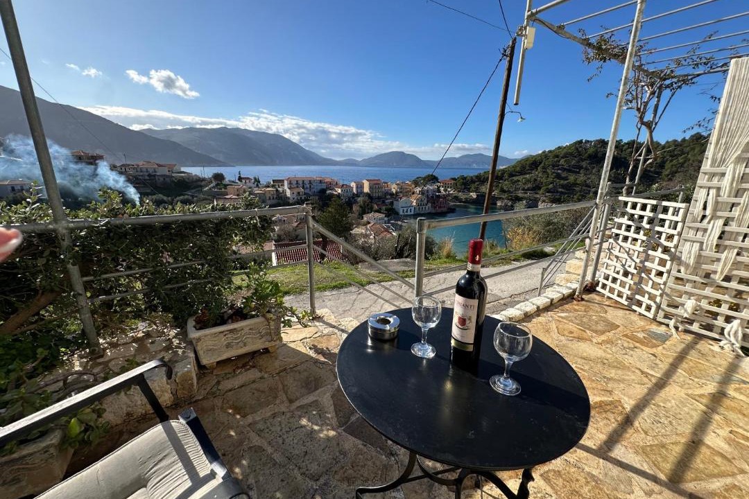 Photo of Patio Balcony in Frourion