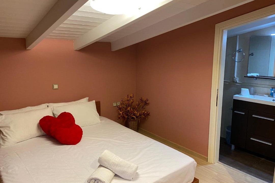 Photo of Bedroom in Ipsos