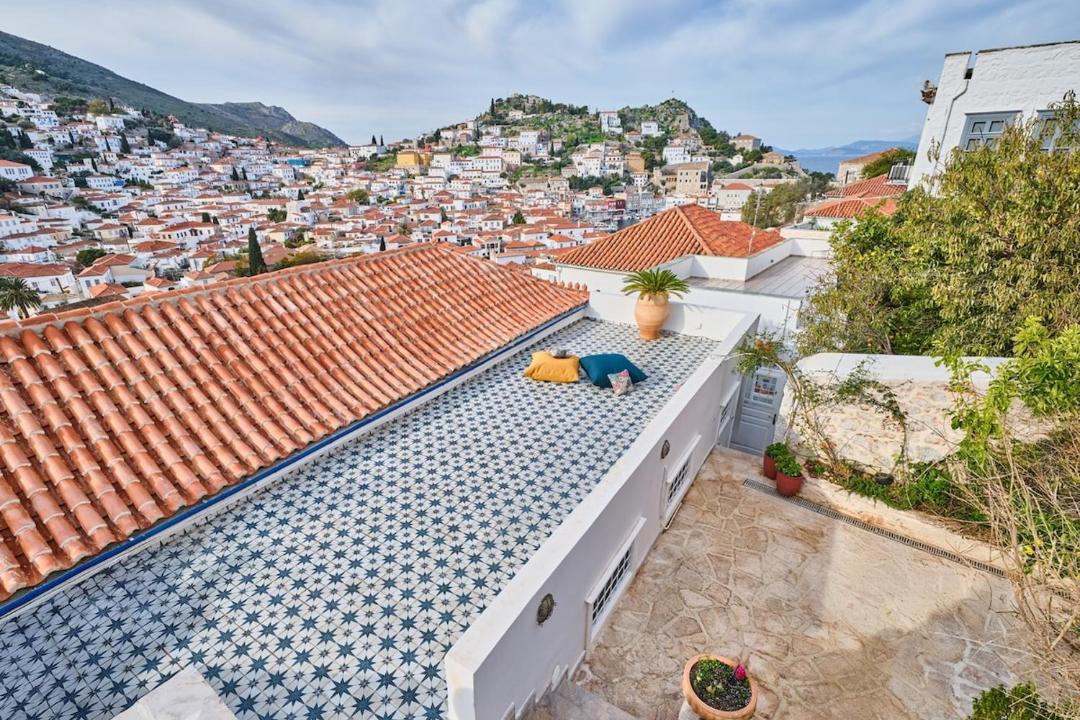 Photo of Others in Hydra